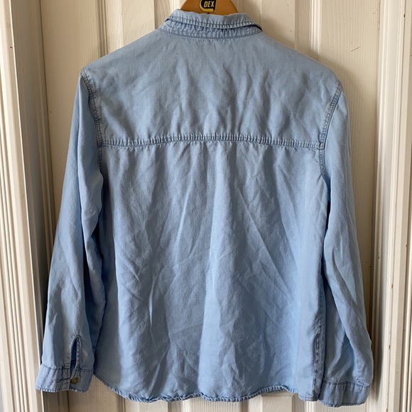 Promod women’s soft flowy chambray button up shirt. Medium - Picture 2 of 7